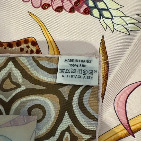 Hermès La Marche du Zambèze Silk Scarf. NEW - Picture 6 of 7